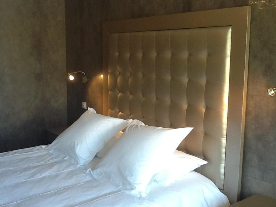 Hotel Les Deux Lions Riez Pokoj fotografie