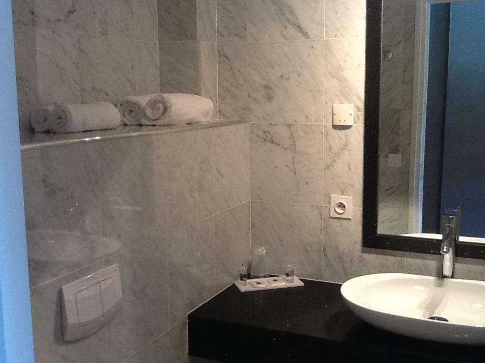 Hotel Les Deux Lions Riez Pokoj fotografie